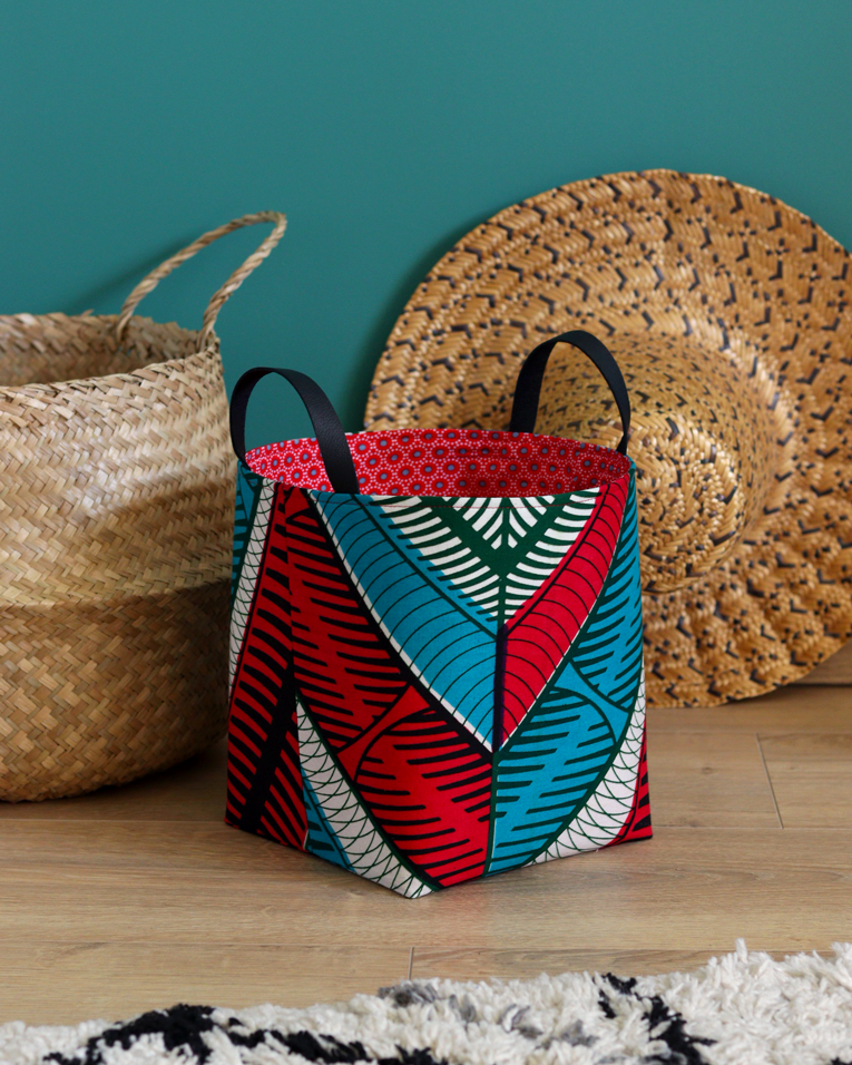 panier décoratif tissu africain rouge bleu