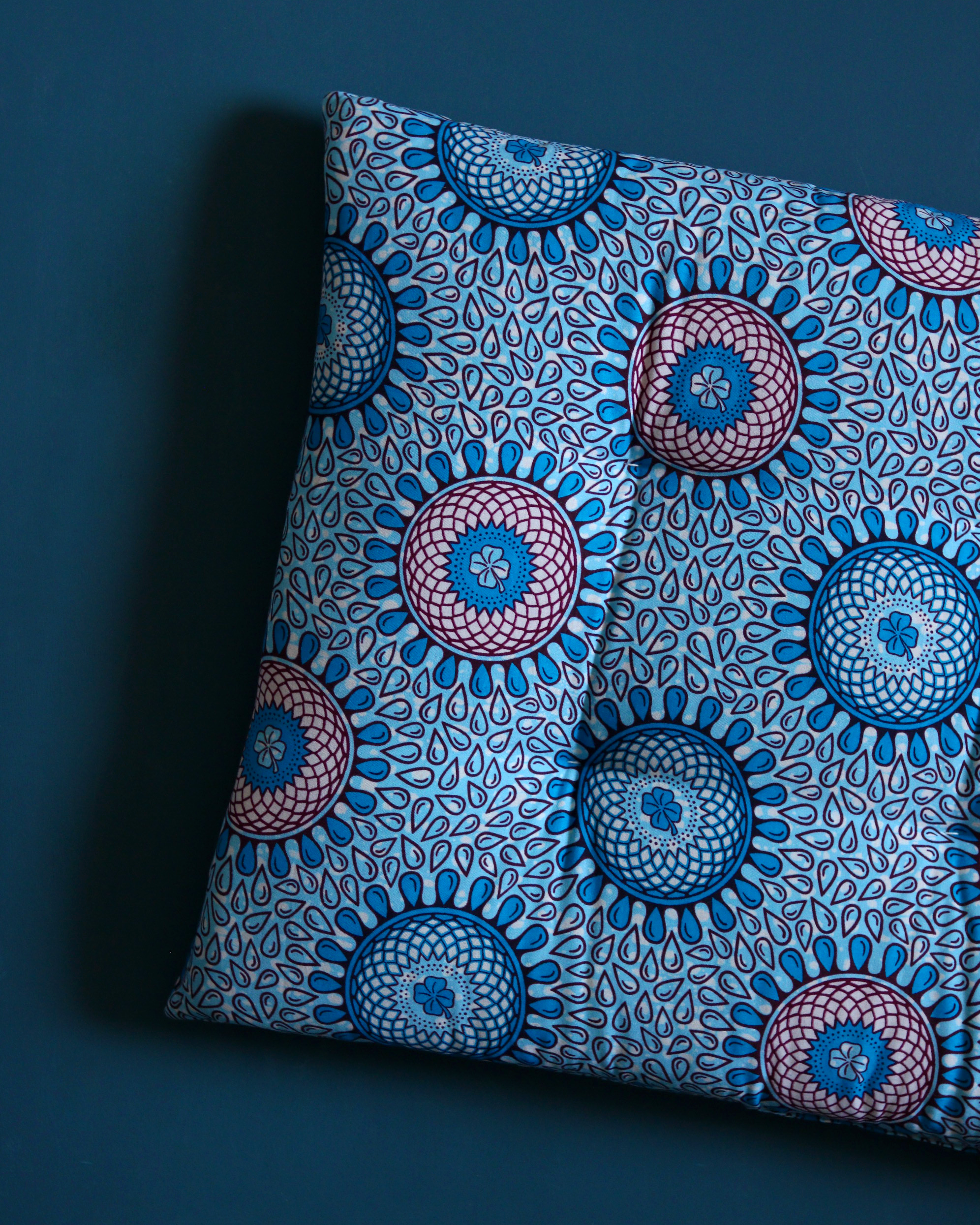 coussin de banquette sur-mesure en tissus africain bleu