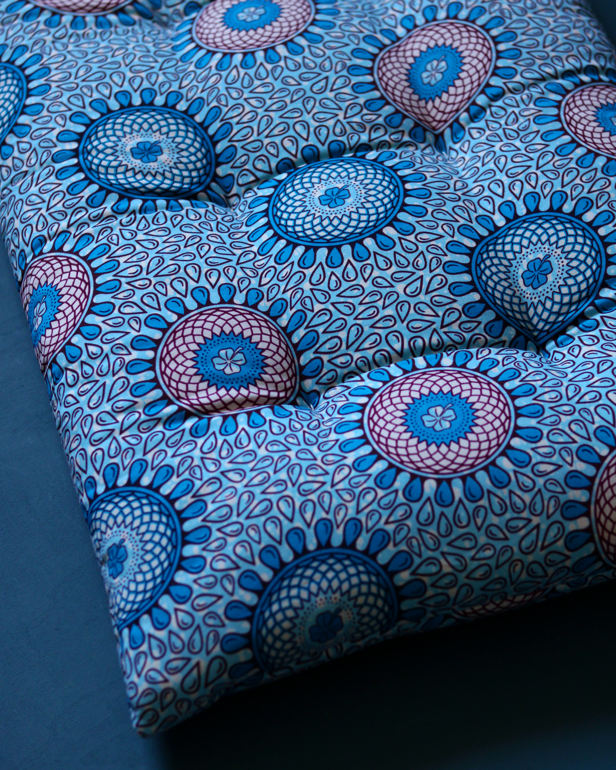 coussin de banquette sur-mesure en tissus africain bleu